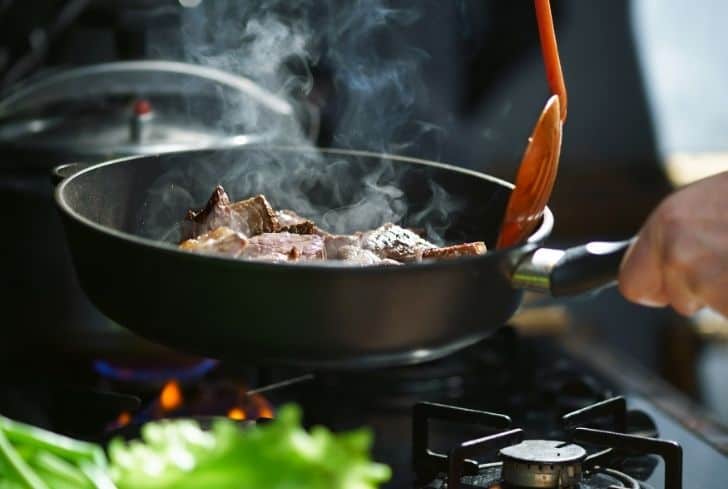 cooking-meat-frying-pan